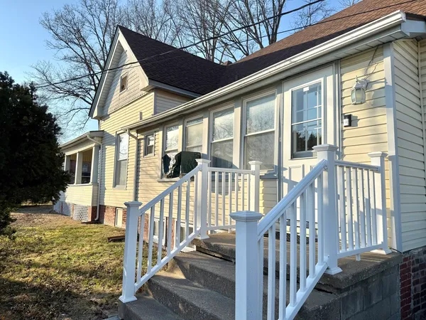 $160,500 | 811 North Market Street, Marion, IL 62959