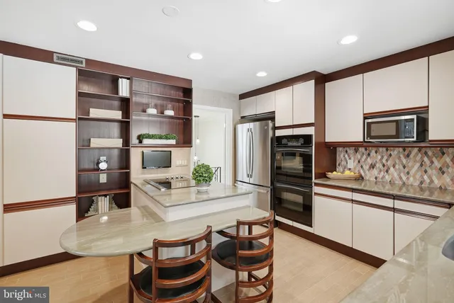 $1,075,000 | 7511 Shadywood Road, Bethesda, MD 20817