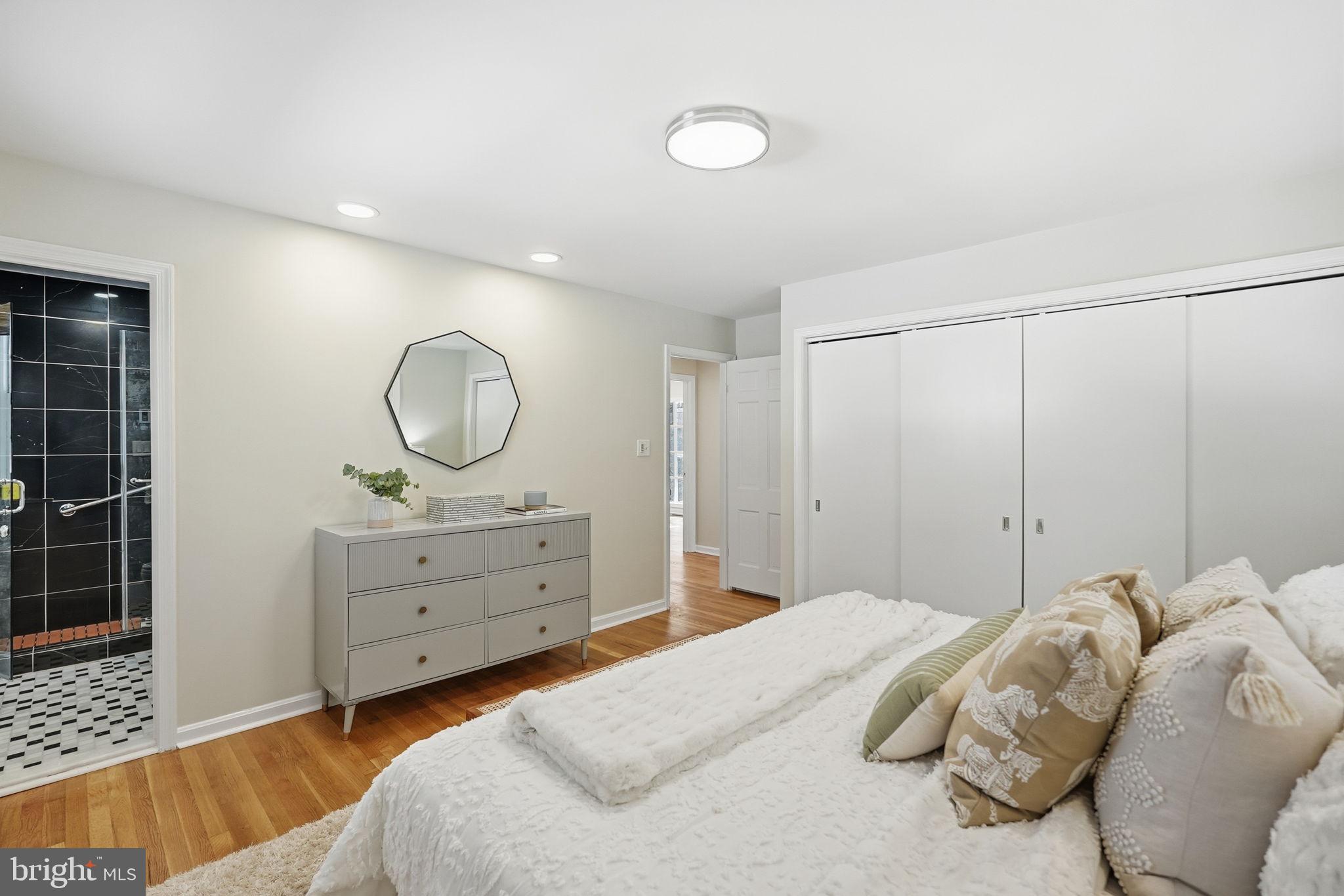 7511 Shadywood Road Bethesda, MD 20817 - Photo 16 of 29 Primary Bedroom Reverse