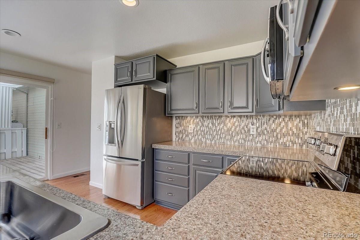 1 Sutherland Court Highlands Ranch, CO 80130 - Photo 16 of 35