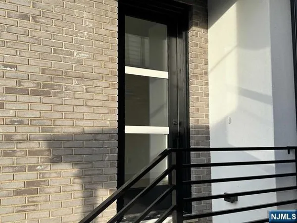 $7,800 | 207 4th Street, Unit B, Palisades Park, NJ 07650