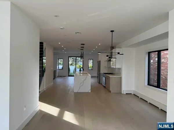 $7,800 | 207 4th Street, Unit B, Palisades Park, NJ 07650