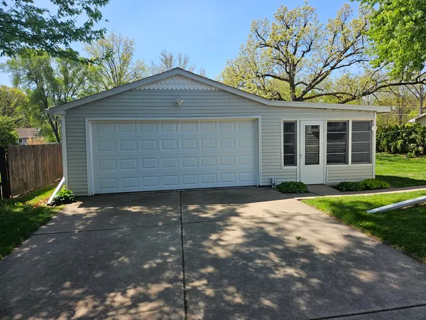 $289,900 | 4504 26th Avenue, Moline, IL 61265