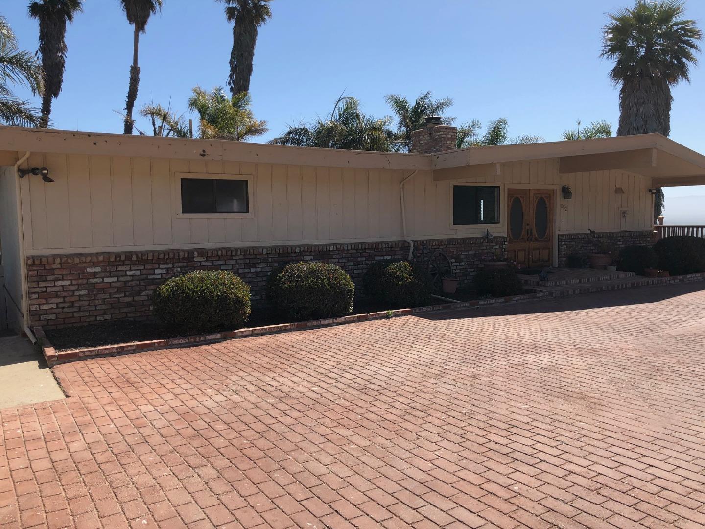 852 River Road Salinas, CA 93908 - Photo 3 of 29 Gallery Image 3