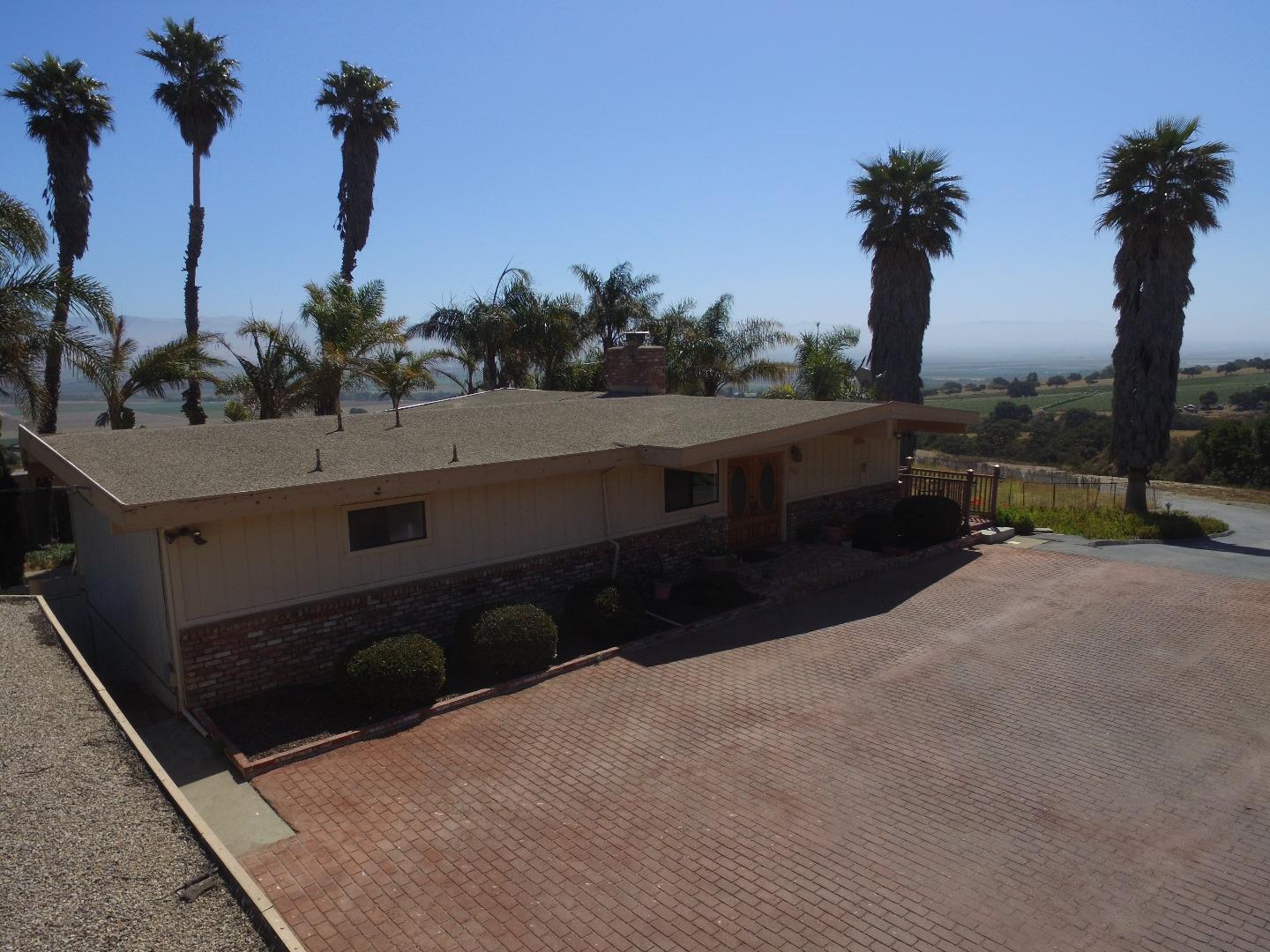 852 River Road Salinas, CA 93908 - Photo 7 of 29 Gallery Image 7