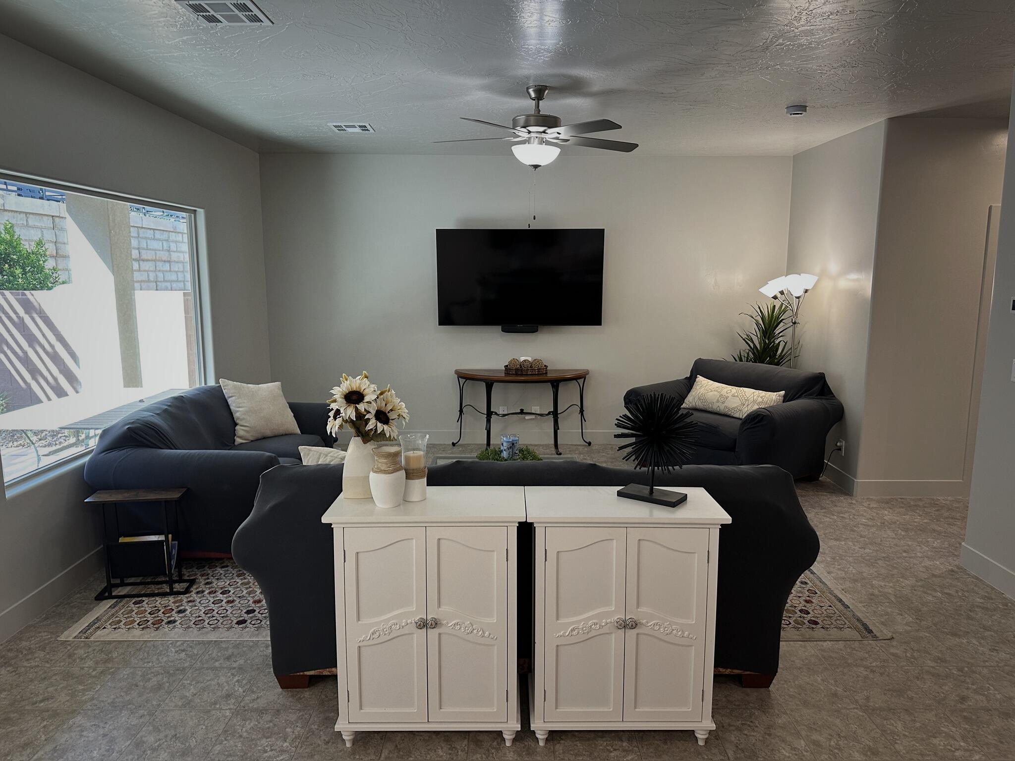 528 Riverbed Drive Washington, UT 84780 - Photo 6 of 26 Family_Room_vignette