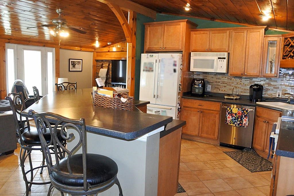 235 Mussey Street Rutland, VT 05701 - Photo 4 of 40