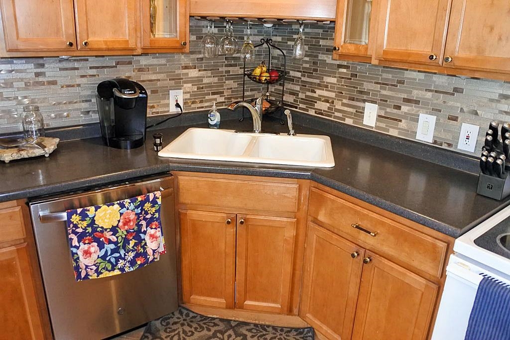 235 Mussey Street Rutland, VT 05701 - Photo 7 of 40
