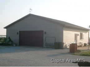 27451 East County Line Road Waggoner, IL 62572 - Photo 12 of 13