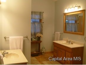 27451 East County Line Road Waggoner, IL 62572 - Photo 10 of 13