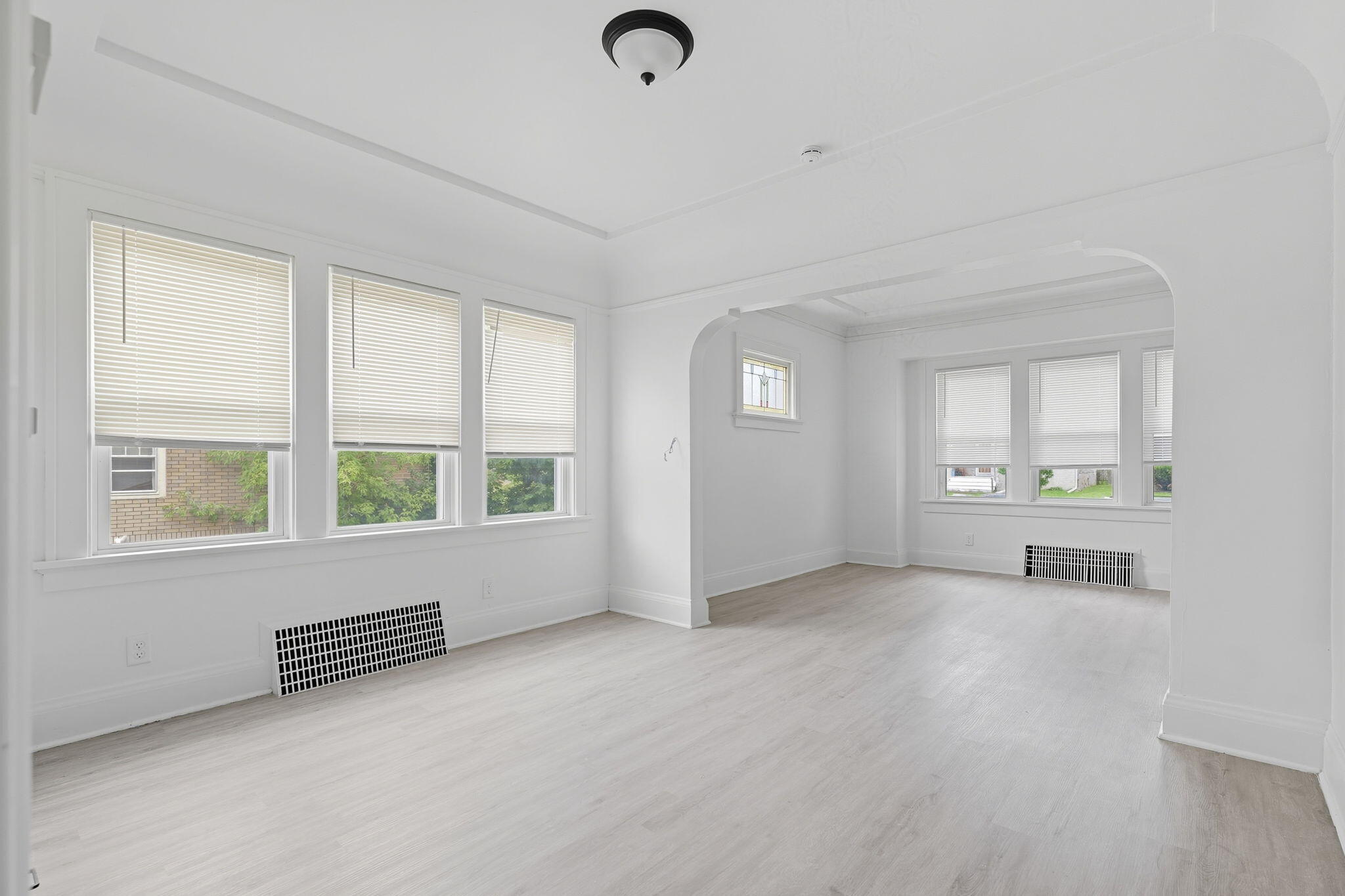 3222 West Fairmount Avenue Milwaukee, WI 53209 - Photo 11 of 27 11-web-or-mls-_1001281 Squirrels Product