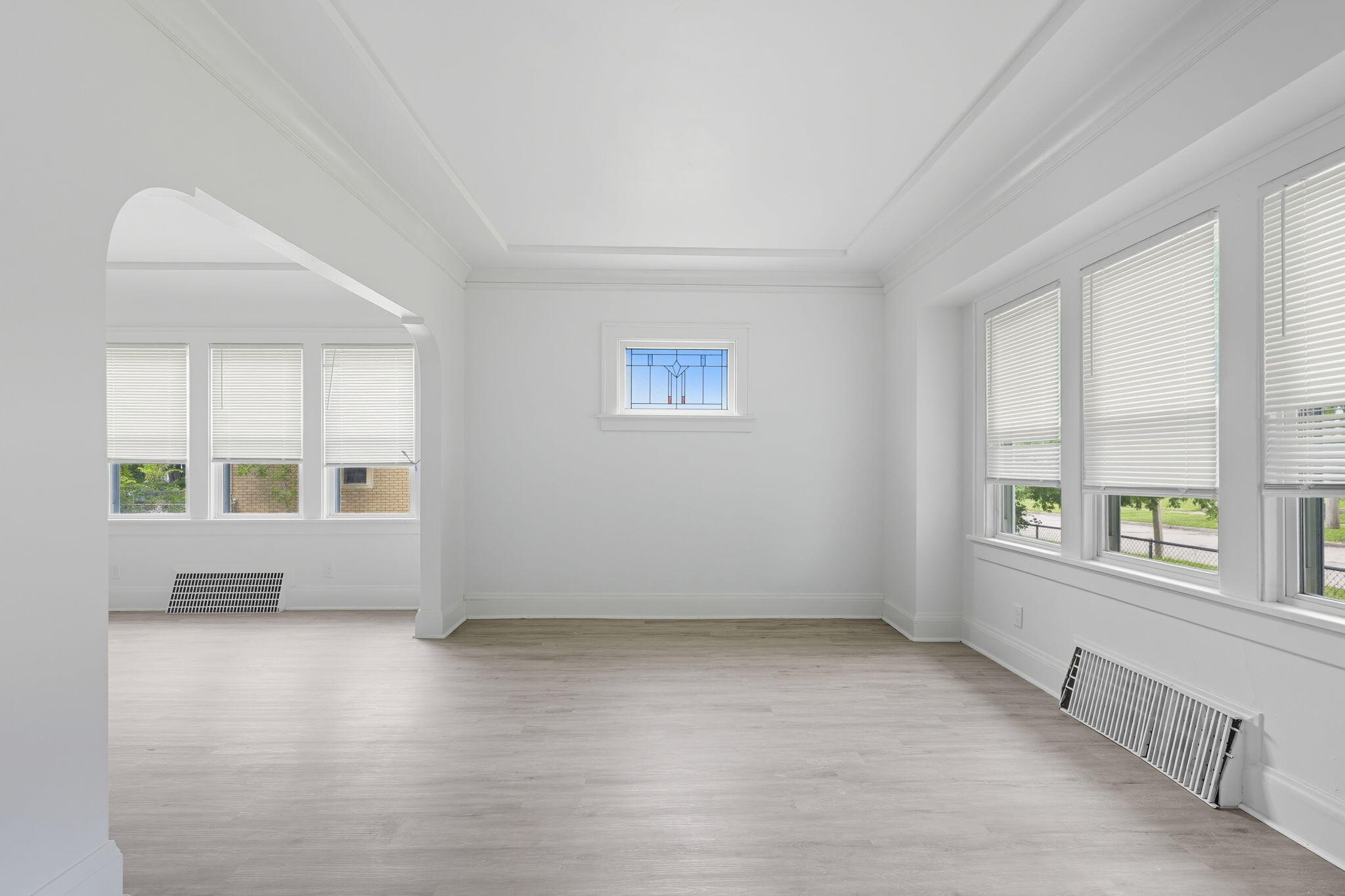 3222 West Fairmount Avenue Milwaukee, WI 53209 - Photo 6 of 27 6-web-or-mls-_1001266 Squirrels Producti