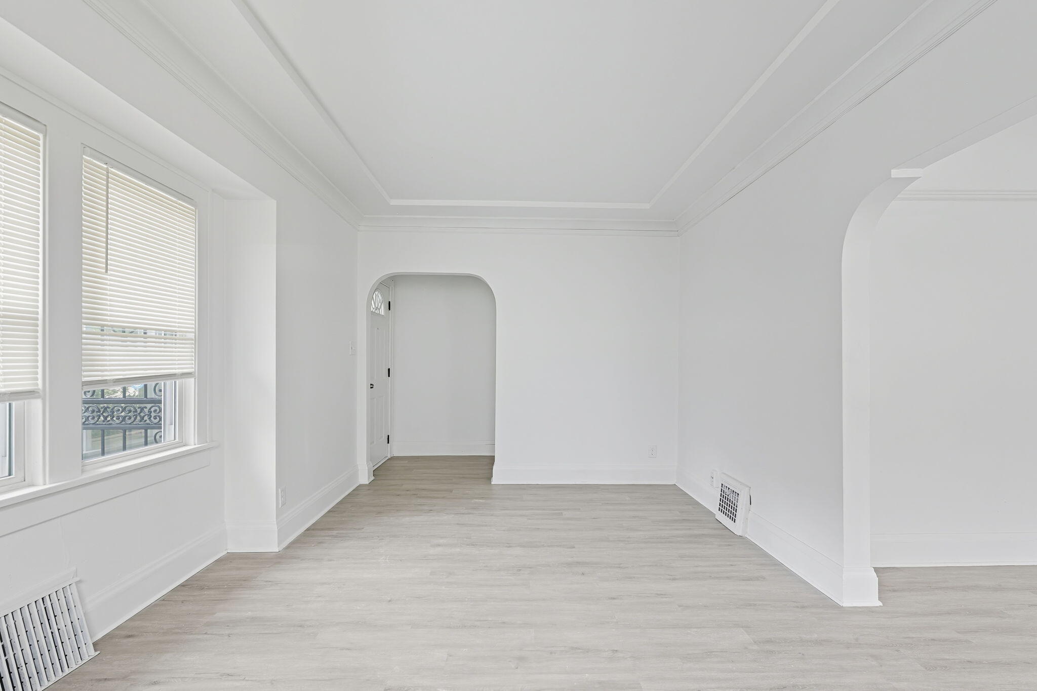 3222 West Fairmount Avenue Milwaukee, WI 53209 - Photo 7 of 27 7-web-or-mls-_1001269 Squirrels Producti