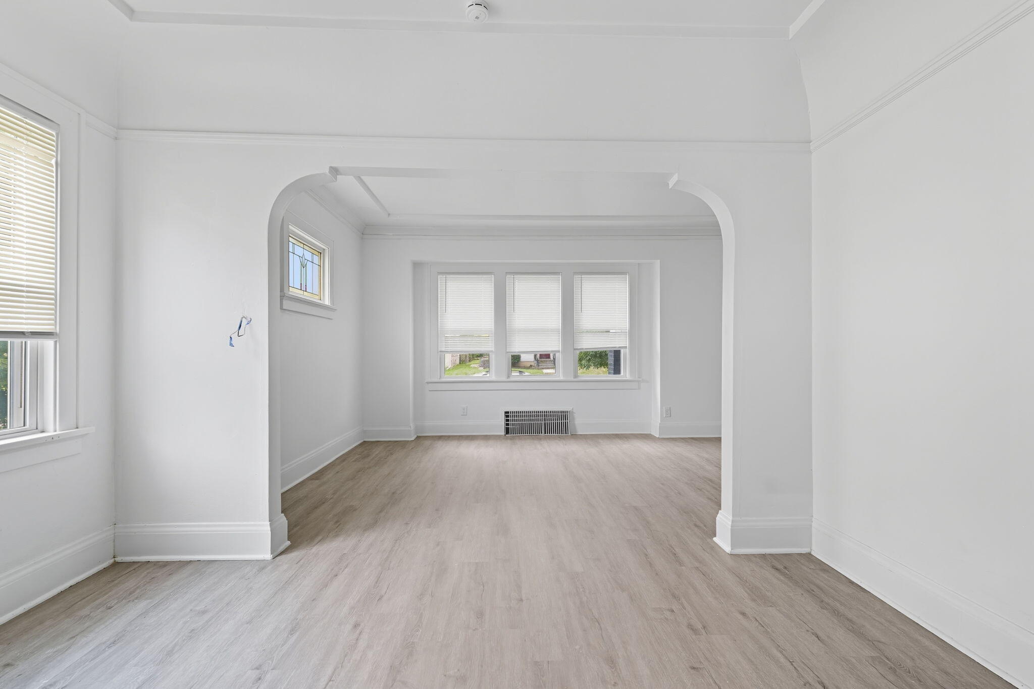 3222 West Fairmount Avenue Milwaukee, WI 53209 - Photo 10 of 27 10-web-or-mls-_1001278 Squirrels Product