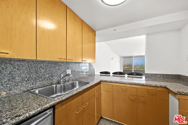 $6,500 | 4316 Marina City Drive, Unit 1033, Marina del Rey, CA 90292
