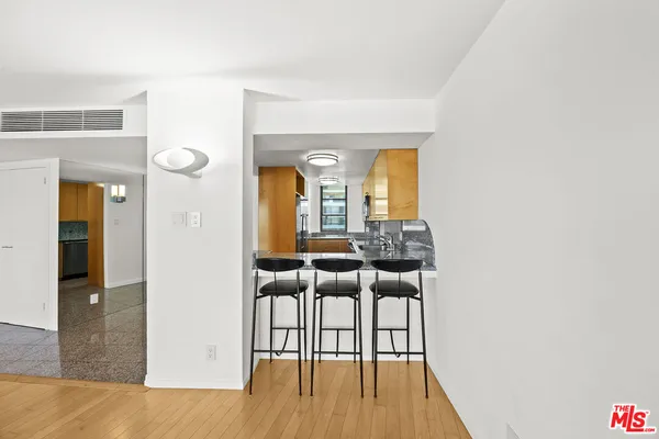$6,500 | 4316 Marina City Drive, Unit 1033, Marina del Rey, CA 90292