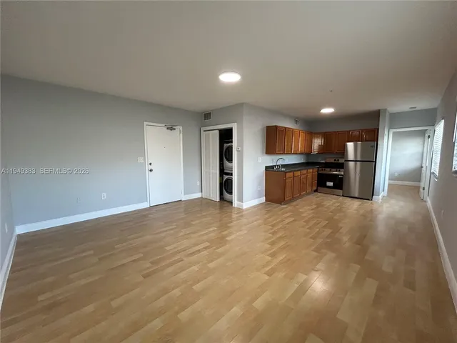 $2,050 | 1360 Collins Avenue, Unit 202, Miami Beach, FL 33139