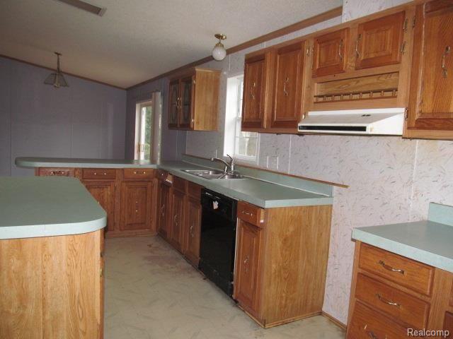 21747 Farmington Road Farmington, MI 48335 - Photo 20 of 35 21747 FARMINGTON RD FARMINGTON HILLS (56).jpg