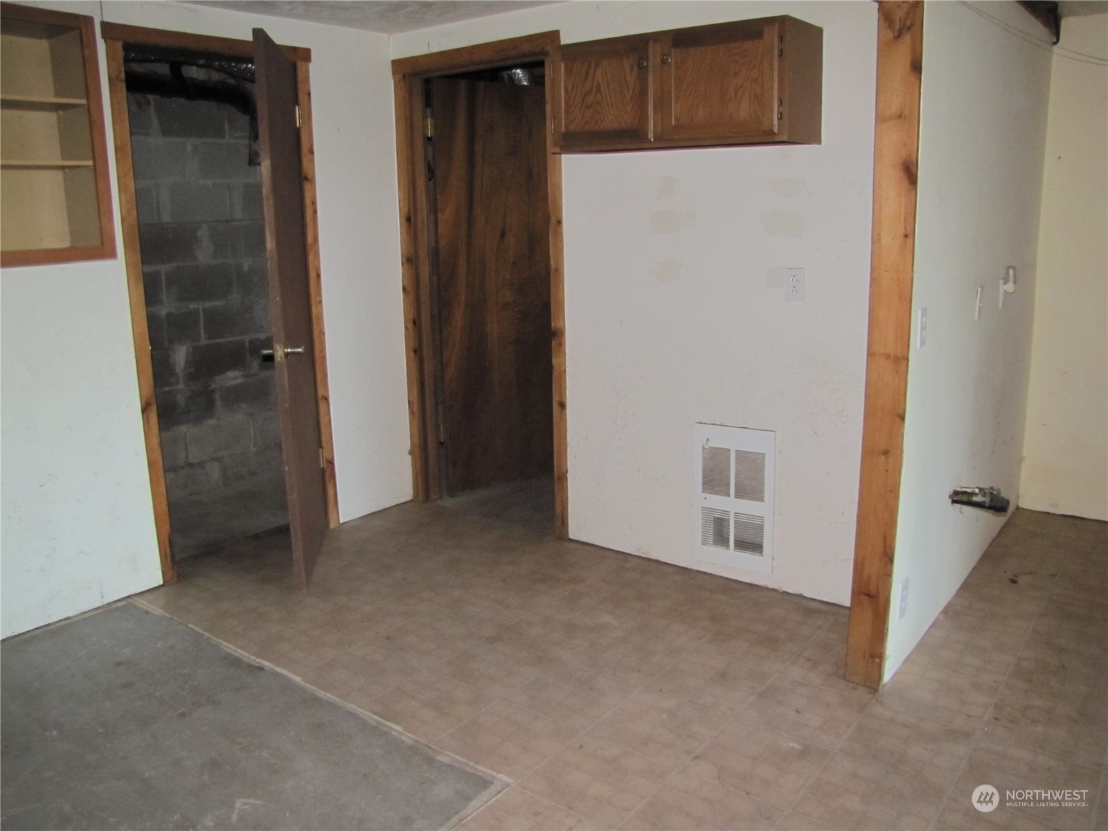252 Lavender Ridge Lane Sequim, WA 98382 - Photo 13 of 28 a view of an empty room