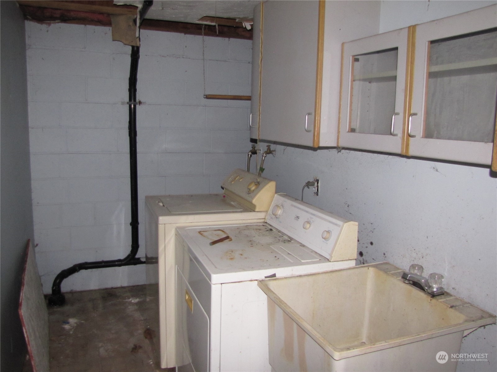 252 Lavender Ridge Lane Sequim, WA 98382 - Photo 17 of 28 a utility room with dryer and washer