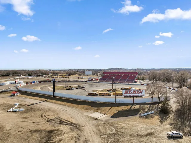 $536,000 | 433 James Parkway, Elko New Market, MN 55054