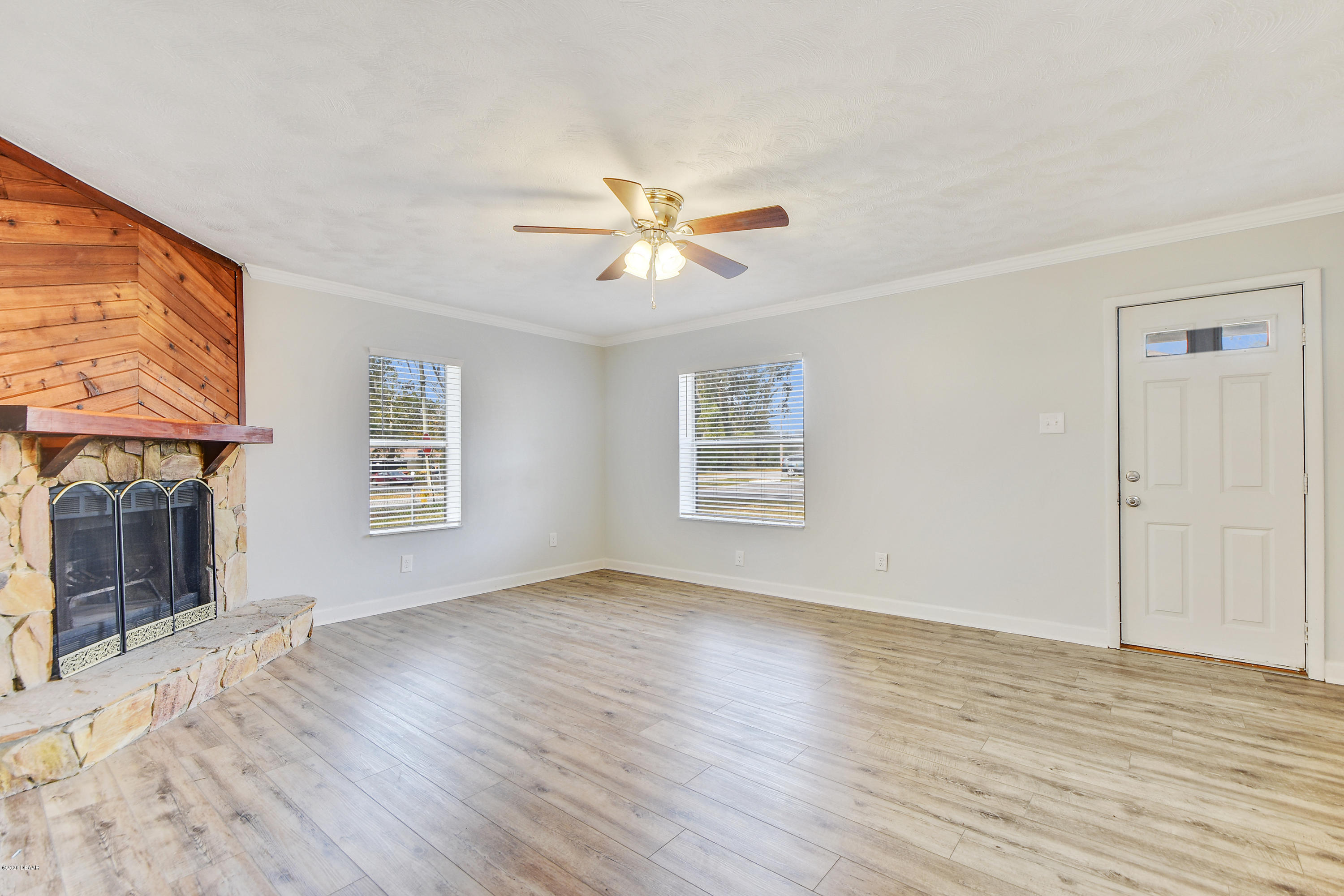 6010 Southeast Earp Road Belleview, FL 34420 - Photo 7 of 25 dsc_3400-dsc_3404