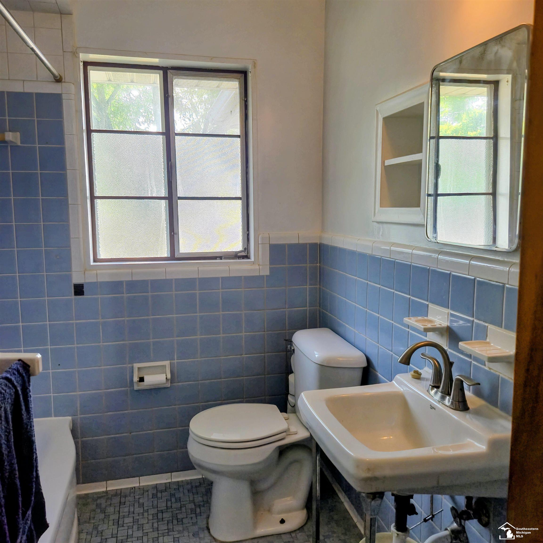 2579 Grange Road Trenton, MI 48183 - Photo 12 of 19