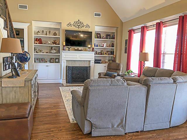 1242 Rimrock Road Smyrna, TN 37167 - Photo 10 of 28 Another view of the Living Room - with built-in bookcases.