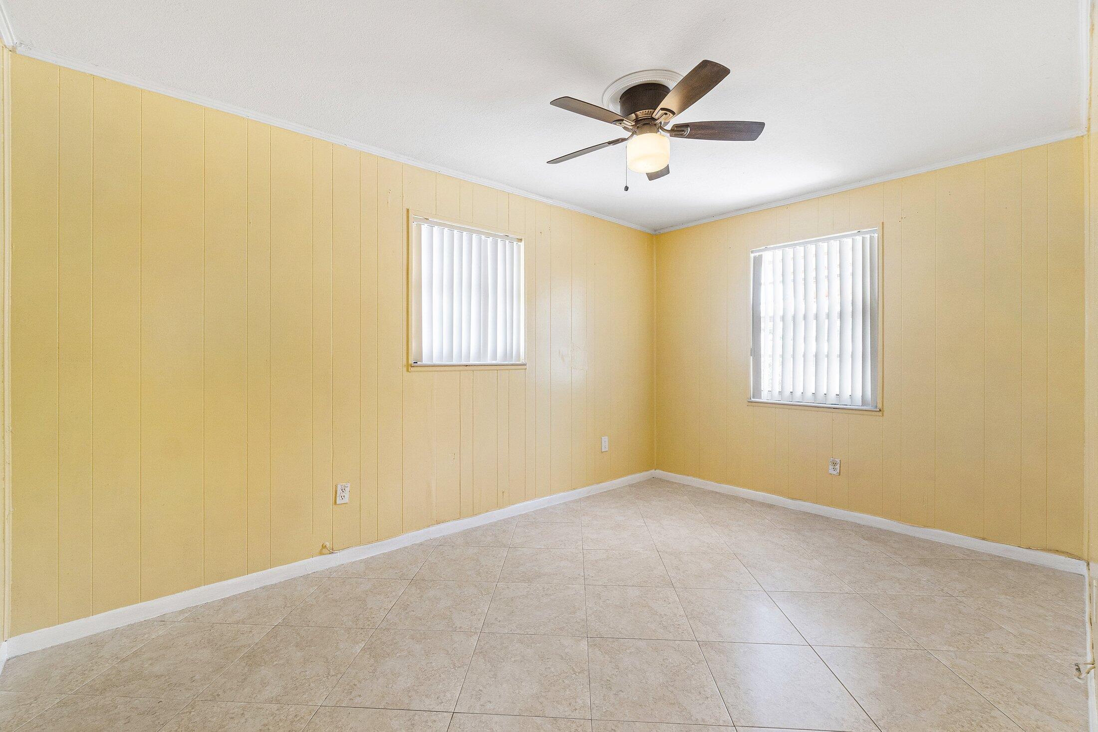 1228 Highview Road Lake Worth, FL 33462 - Photo 9 of 33 009-1228HighviewRoad-Lantana-FL-33462-SM