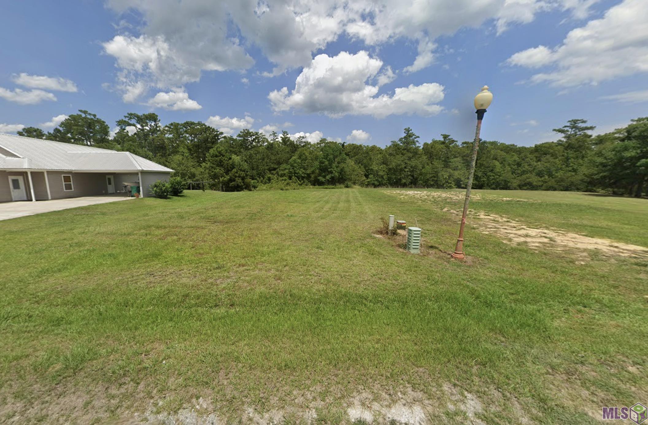 17240 Tchula Drive Springfield, LA 70462 - Photo 2 of 5