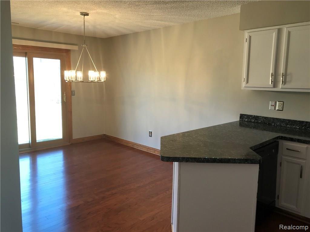 2367 Rochelle Park Drive, Unit 140 Rochester Hills, MI 48309 - Photo 9 of 26 Gallery Image 9
