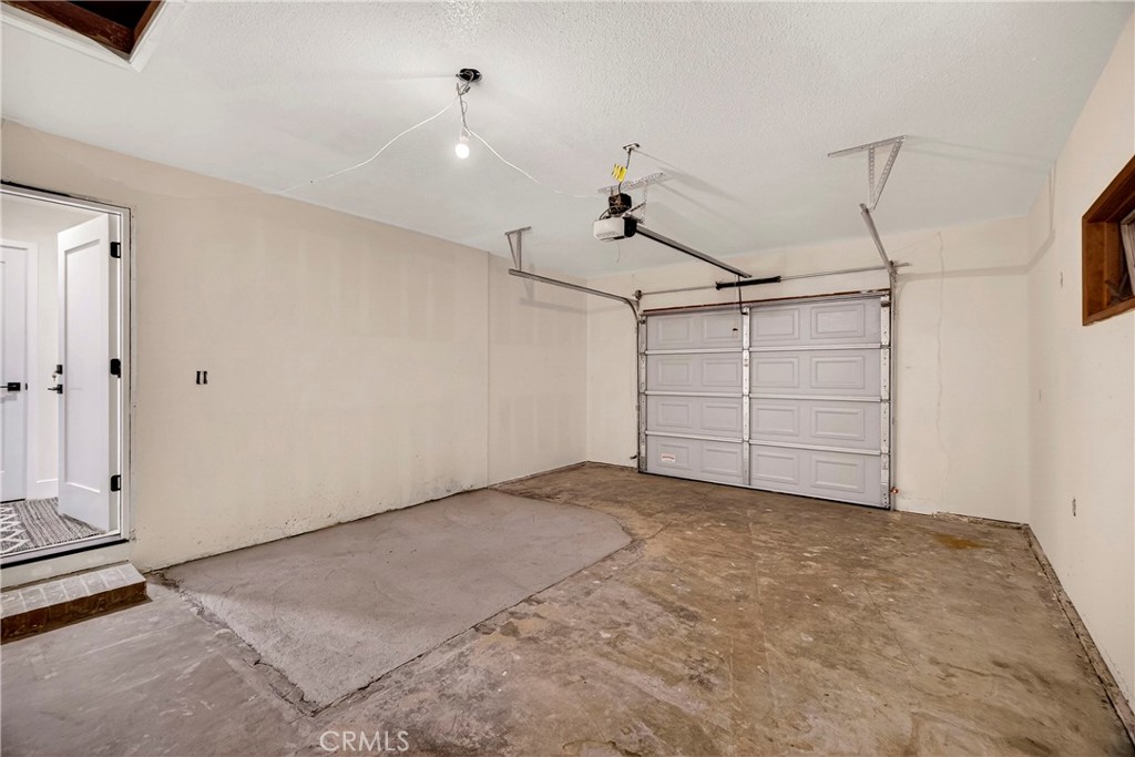 1623 Diamond Chico, CA 95928 - Photo 40 of 51 a view of a garage