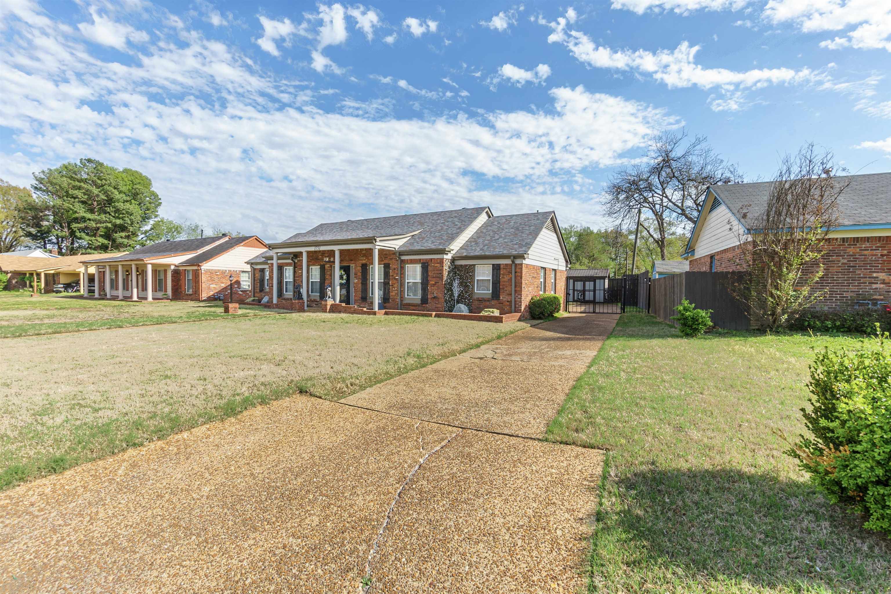 1751 Whitman Road Memphis, TN 38116 - Photo 3 of 29