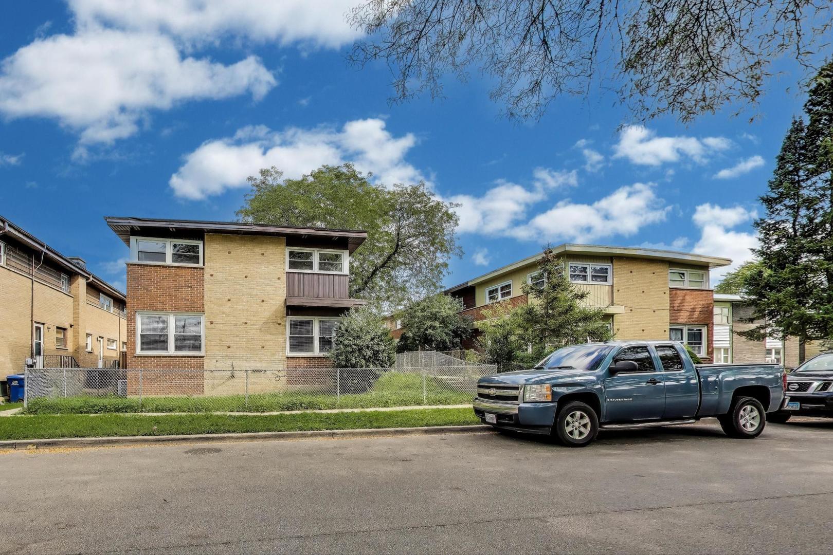 2019 Georgetown Lane, Unit 2019 Waukegan, IL 60085 - Photo 2 of 31 a view of a car parked in front of a house