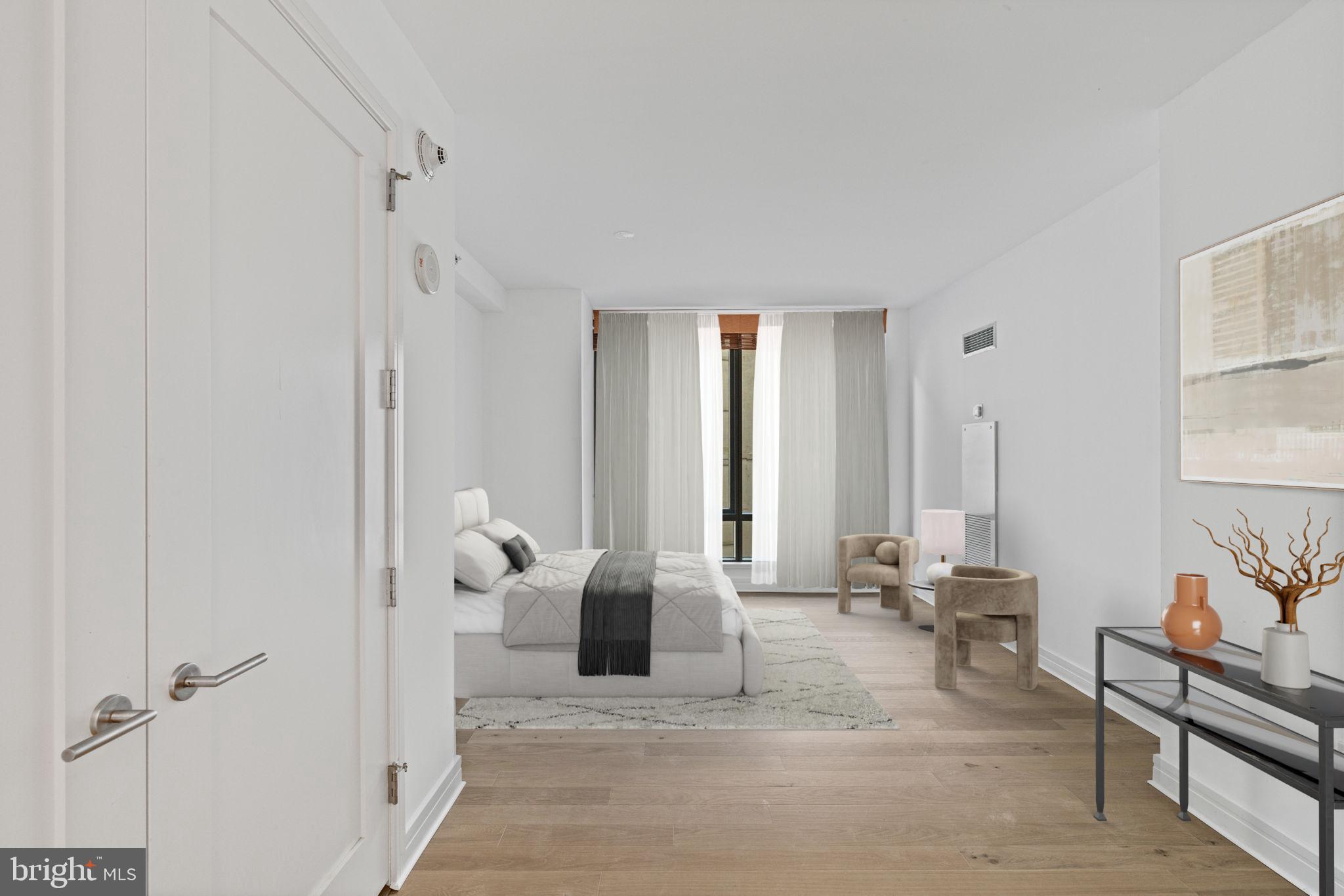 1414 South Penn Square, Unit 5B Philadelphia, PA 19102 - Photo 3 of 38 Extra Large Guest Bedroom Staged