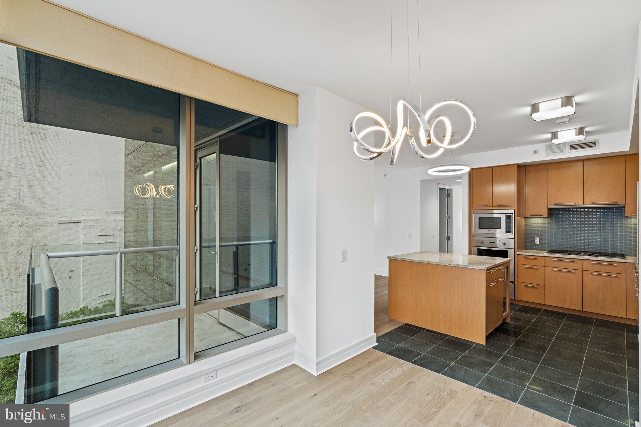 1414 South Penn Square, Unit 5B Philadelphia, PA 19102 - Photo 34 of 38 Dining with Open floor plan, City Hall Views