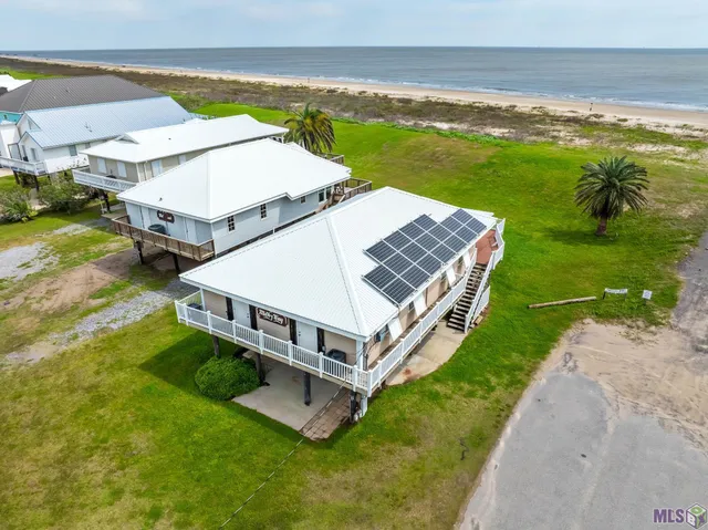 $530,000 | 2716 Highway 1, Grand Isle, LA 70358