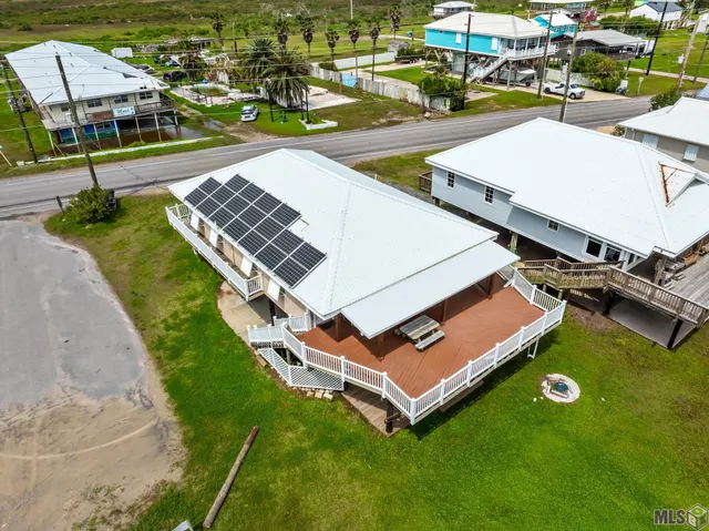 $530,000 | 2716 Highway 1, Grand Isle, LA 70358