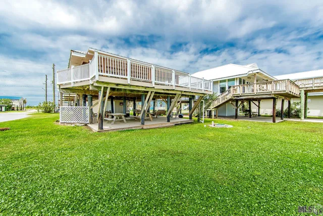 $530,000 | 2716 Highway 1, Grand Isle, LA 70358