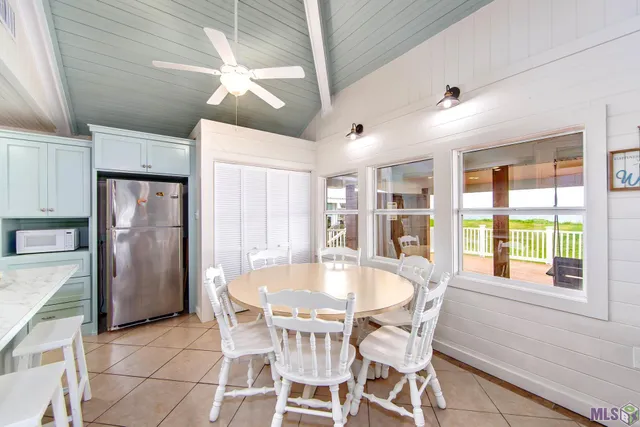 $530,000 | 2716 Highway 1, Grand Isle, LA 70358