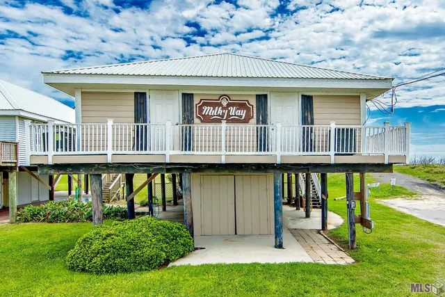 $530,000 | 2716 Highway 1, Grand Isle, LA 70358