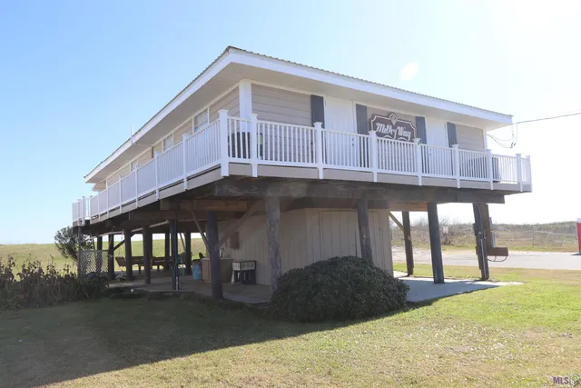 $530,000 | 2716 Highway 1, Grand Isle, LA 70358