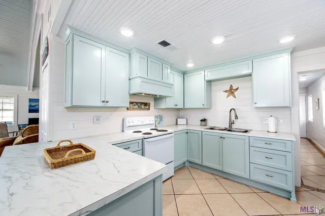 $530,000 | 2716 Highway 1, Grand Isle, LA 70358