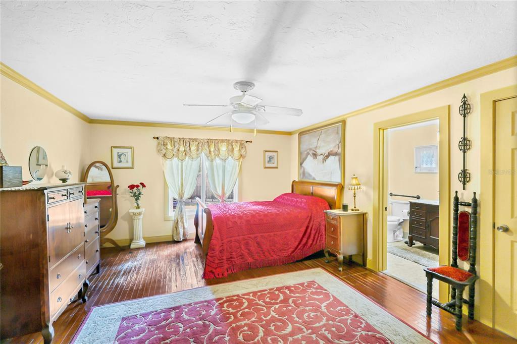 4030 Worcester Road Sarasota, FL 34231 - Photo 15 of 35 Gallery Image 15