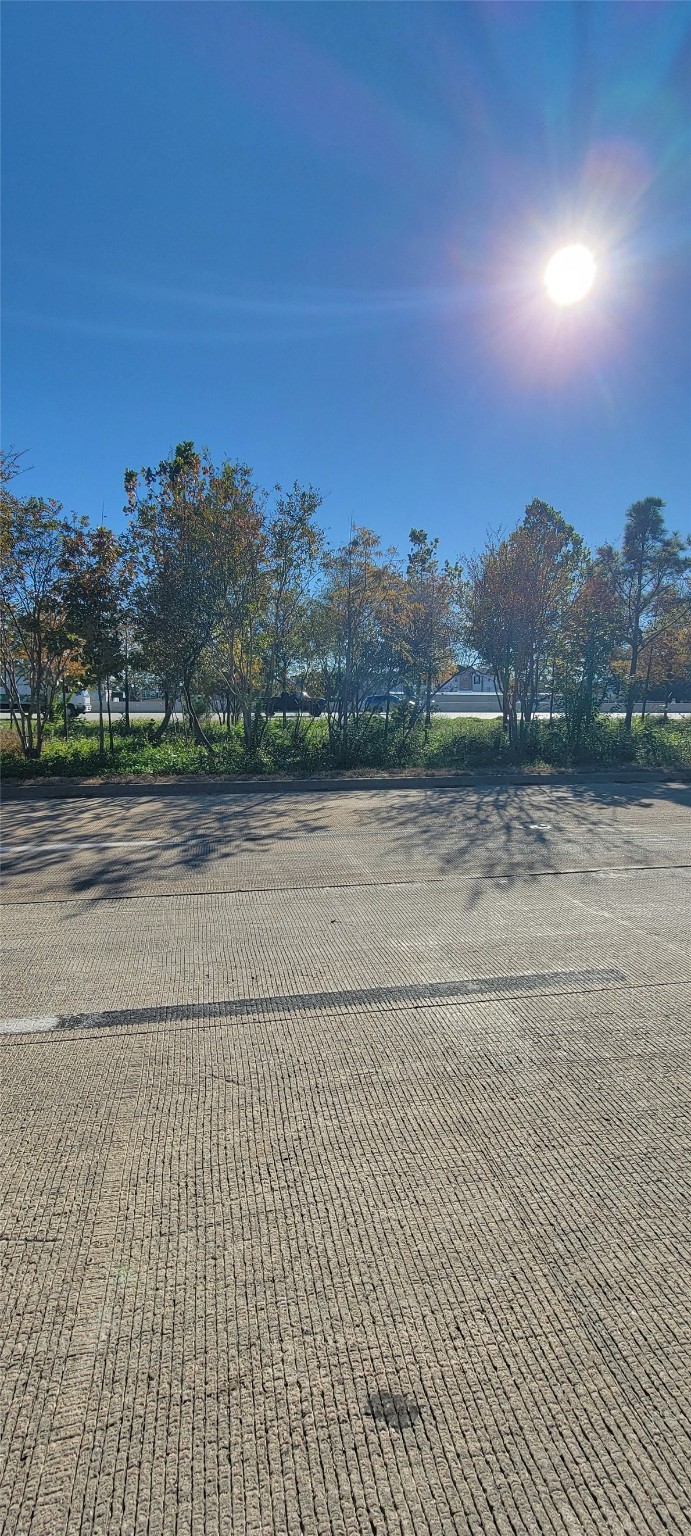 917 North Loop Houston, TX 77022 - Photo 5 of 5