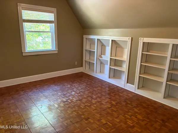$425,000 | 164 Balmoral Avenue, Biloxi, MS 39531