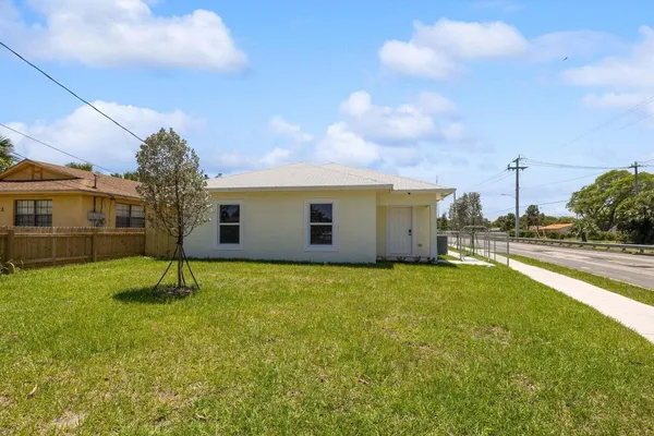 $2,950 | 1132 11th Street, West Palm Beach, FL 33401