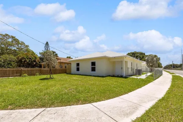$2,950 | 1132 11th Street, West Palm Beach, FL 33401
