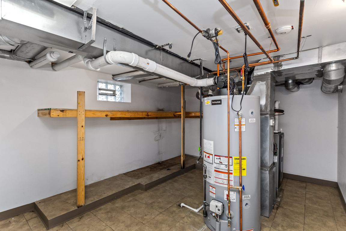 2236 Ridge Avenue Evanston, IL 60201 - Photo 56 of 68 a view of a garage