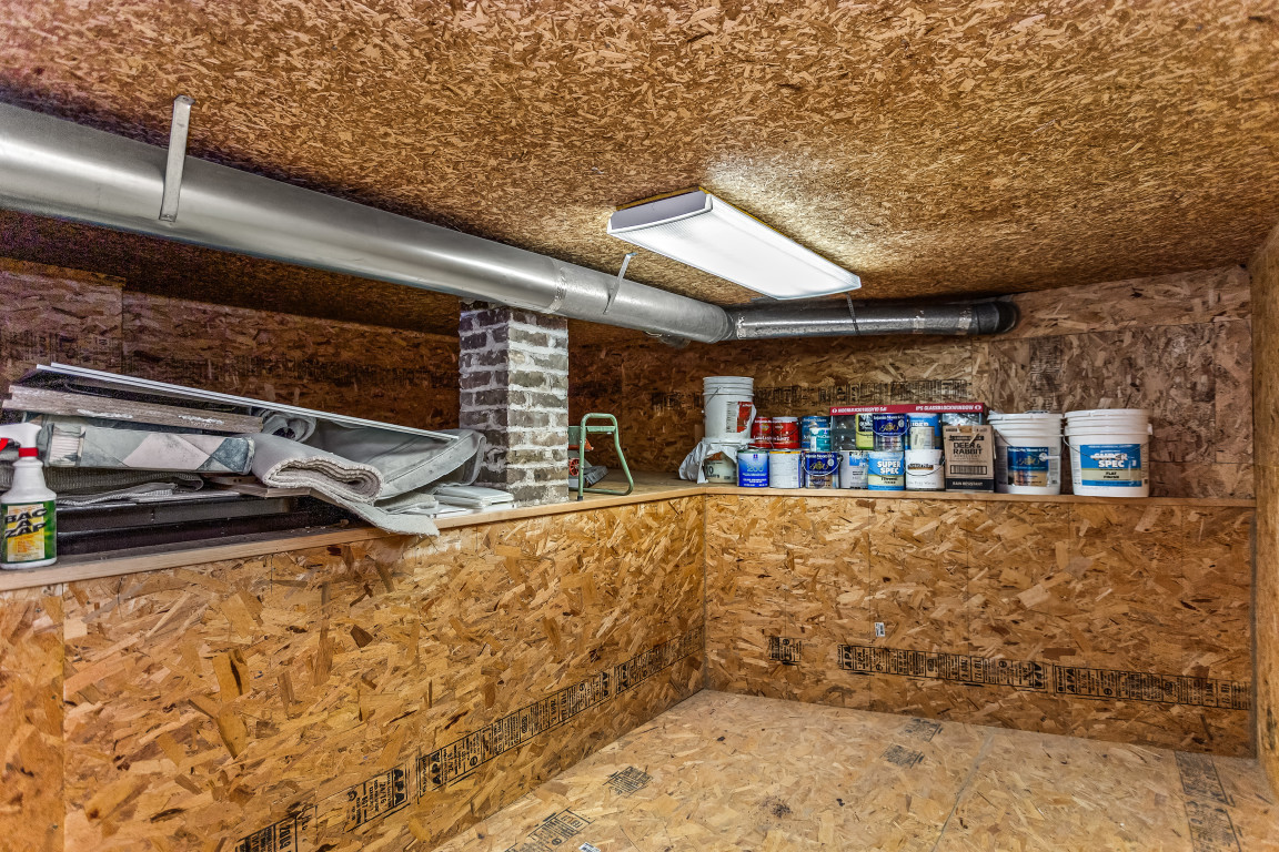 2236 Ridge Avenue Evanston, IL 60201 - Photo 58 of 68 a view of water heater room